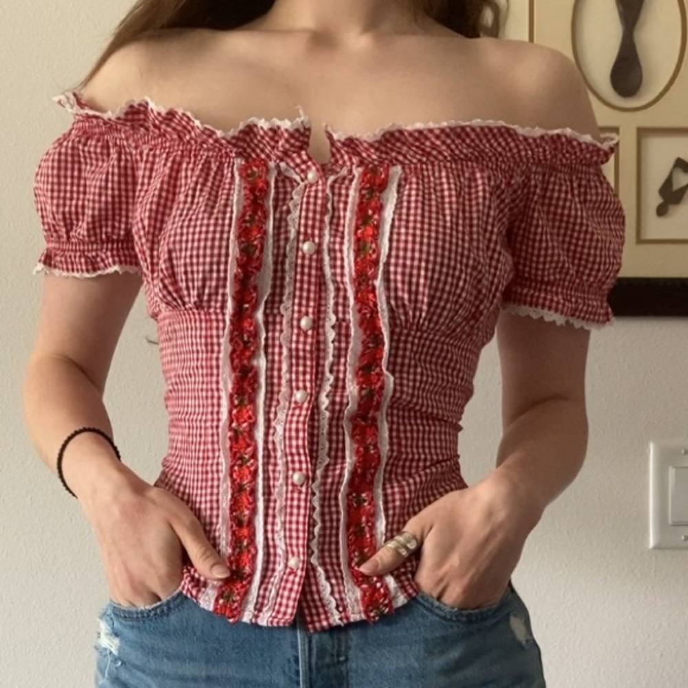 Kruger Red and White Puff Sleeve Ruffled Blouse